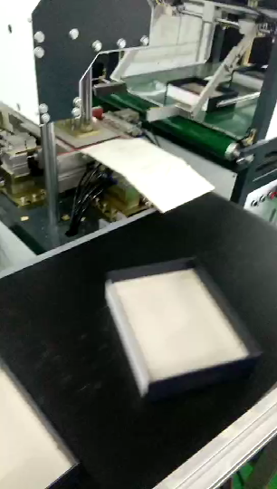 湖州中壓泡聯(lián)機小禮盒組裝機
