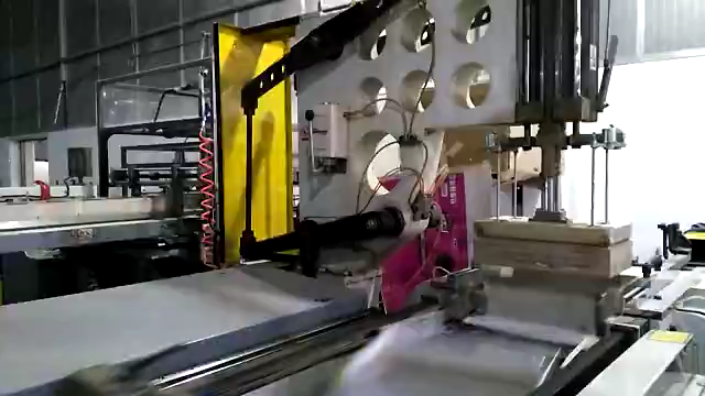 湖州中聯(lián)機全自動組裝機奶包