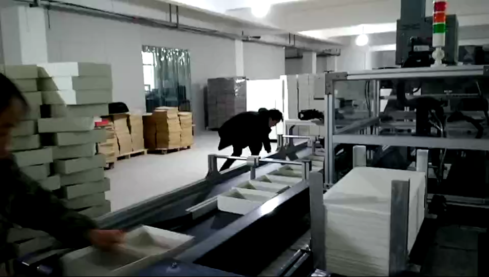 湖州全自動電子產(chǎn)品類包裝盒組裝機